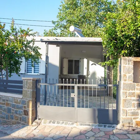 Holiday home The Graffiti House Glifada